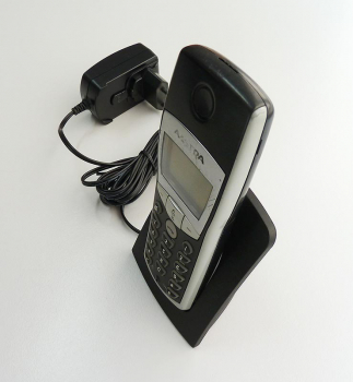 Mitel Aastra 142d DECT Handgerät mit Ladeschale 2-Wahl 68741xxx Refurbished