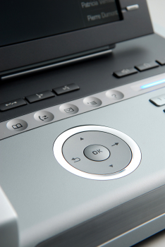 Preview: OpenStage 80 HFA V3 silver-blue Refurbished (B) Rot verfärbtes Display L30250-F600-C103