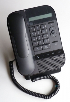 Alcatel 8012 DeskPhone Einstiegs-SIP-Gerät 3,5mm Headset-Anschluss 10/100/1000 PC-Port POE oder Stromanschlussbuchse 3MG27038AA NEU