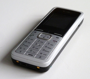 OpenStage SL4 Professional, mit neuem Akku, ohne Gürtelclip, Ladeschale L30250-F600-C230 Refurbished