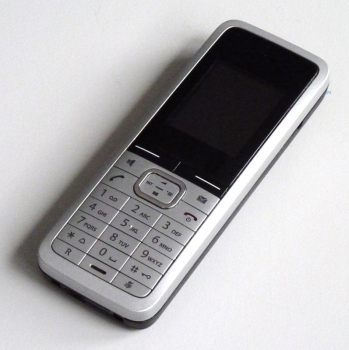 OpenStage SL4 Professional, mit neuem Akku, ohne Gürtelclip, Ladeschale L30250-F600-C230 Refurbished