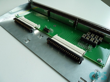Externes Patchpanel MFPP 48xRJ45 2-polig H3800, OSBiz X8 L30251-U600-A147 S30807-Q6143 Refurbished
