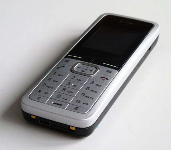 OpenStage SL4 Professional, mit neuem Akku, ohne Gürtelclip, Ladeschale L30250-F600-C230 Refurbished