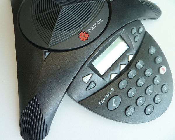 Poly SoundStation2 (analog) conference phone with display, Non-expandable 2201-16000-001 Refurbished