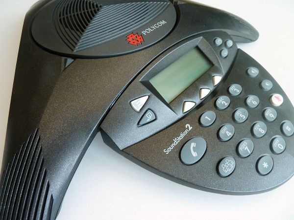 Poly SoundStation2 (analog) conference phone with display, Non-expandable 2201-16000-001 Refurbished